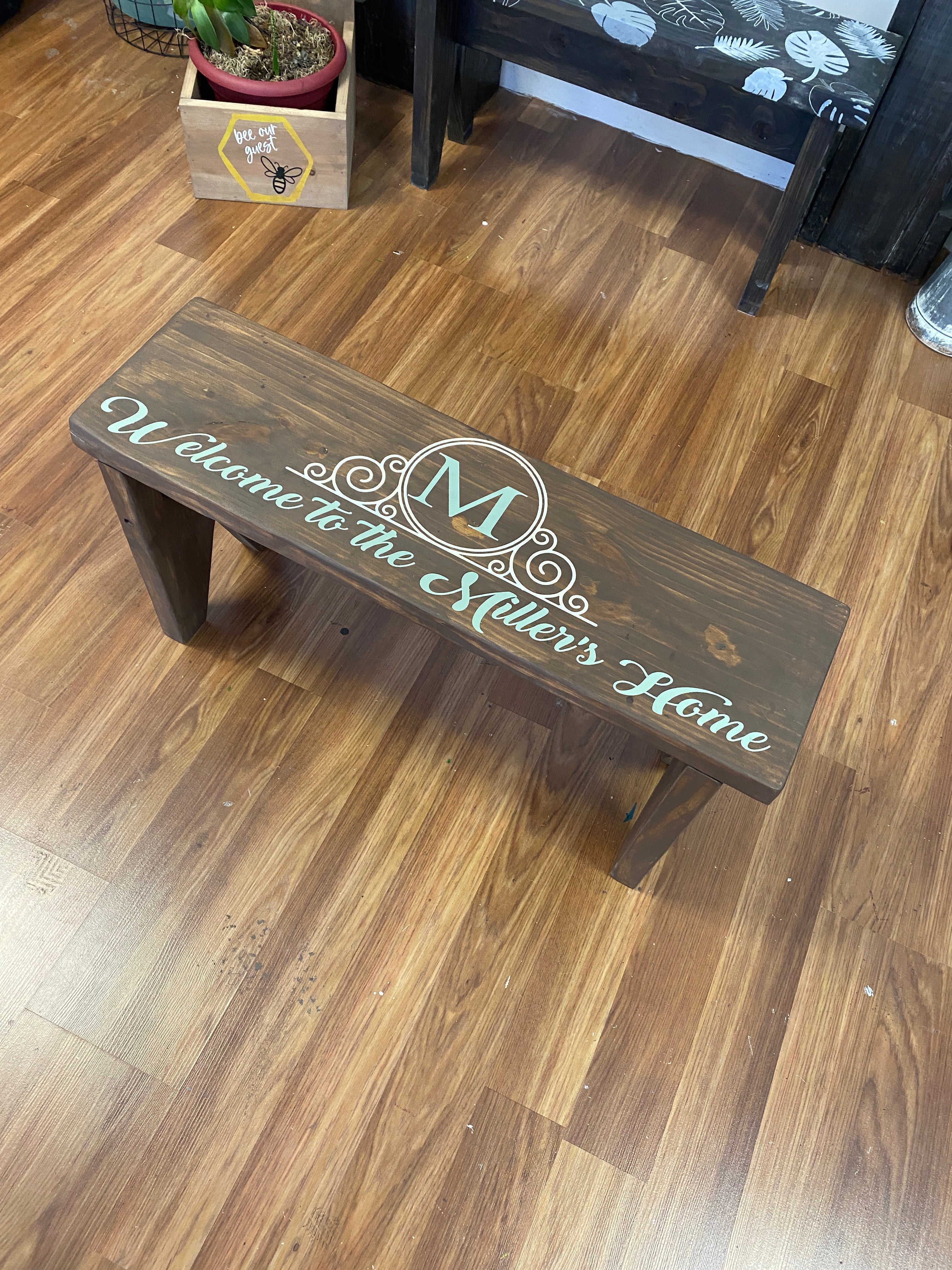 TEAM BUILDING FARMHOUSE BENCHES