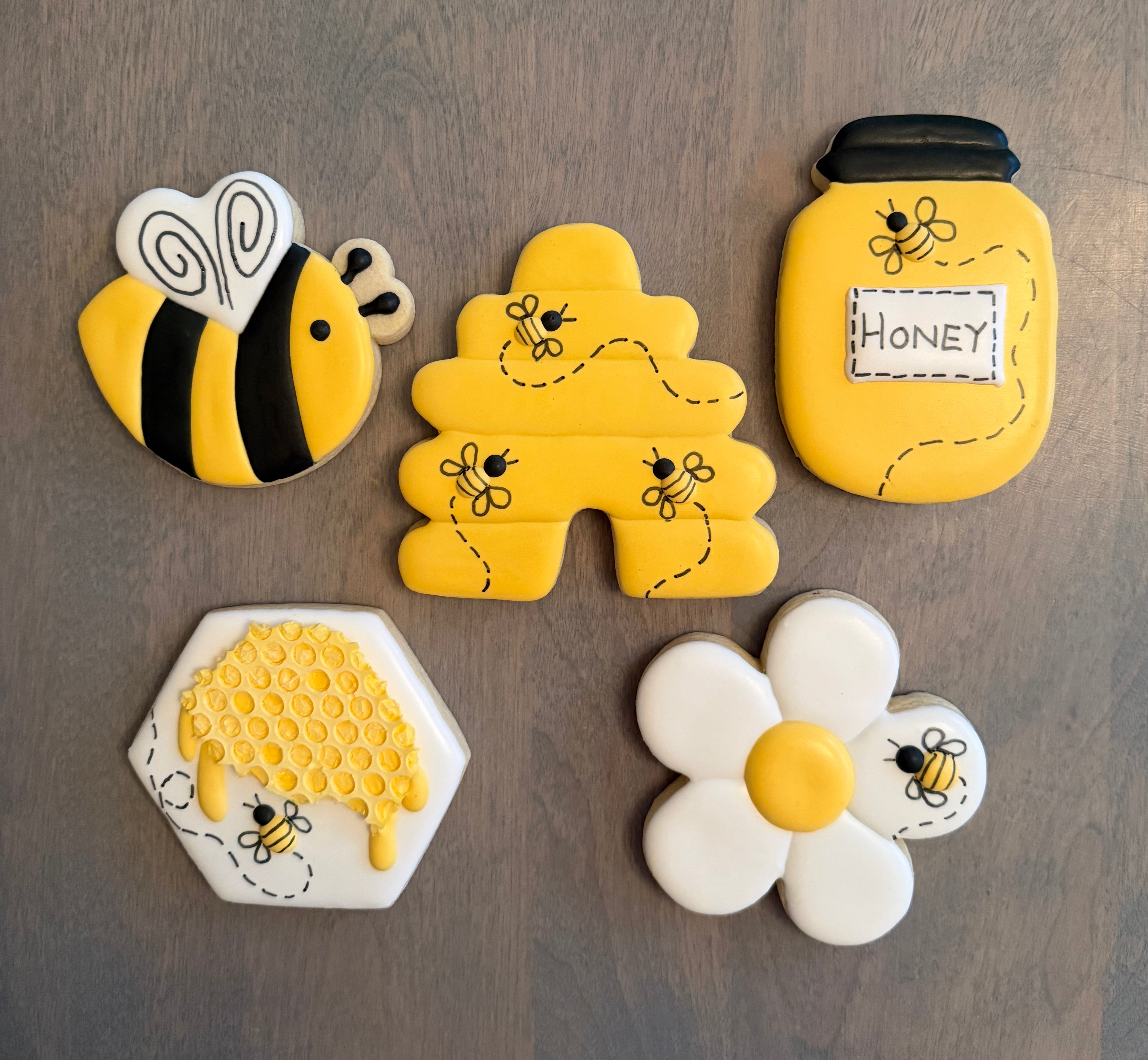BUZZ & DECORATE