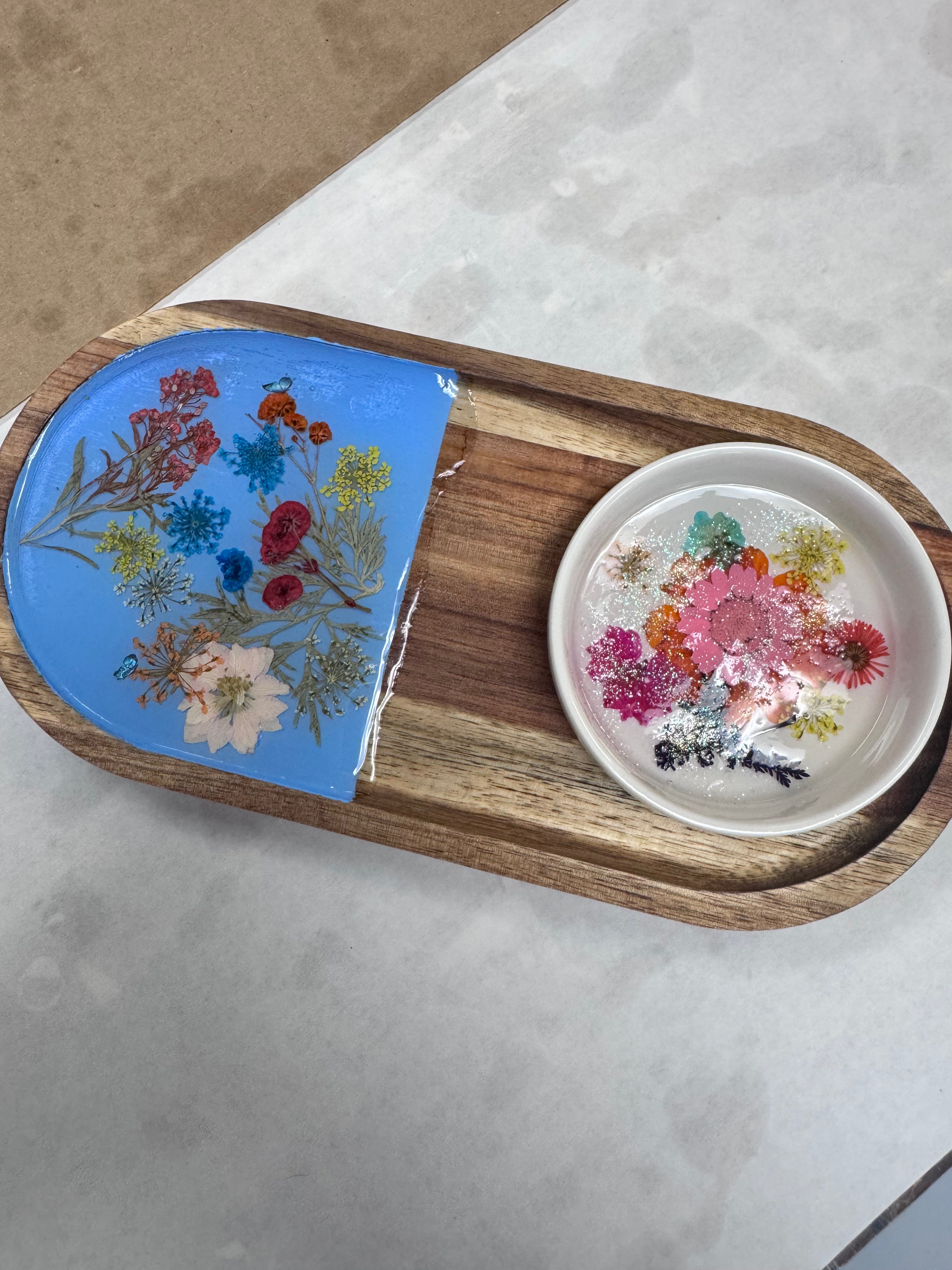 TRINKETS & TRAYS