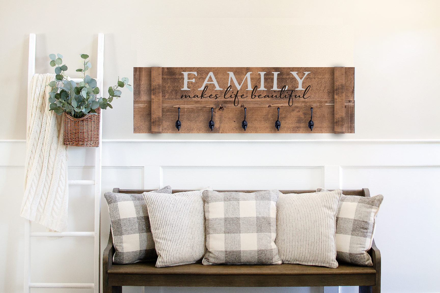 TEAM BUILDING RUSTIC HANGERS